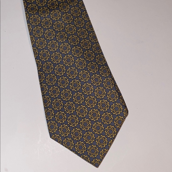 HermesGray and Gold Patterned silk Tie.